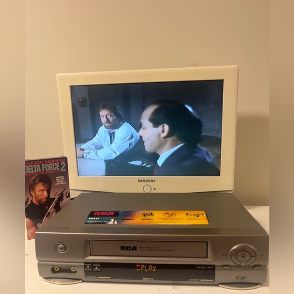 RCA VCR VR555 Tested & Works No Remote VHS Player Recorder 4 Head AV Cable - Picture 4 of 10